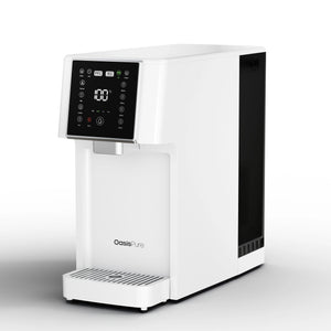 45-Grad-Seitenansicht der FreshGo Flex Osmoseanlage – modernes, platzsparendes Design mit großem externem Wassertank.